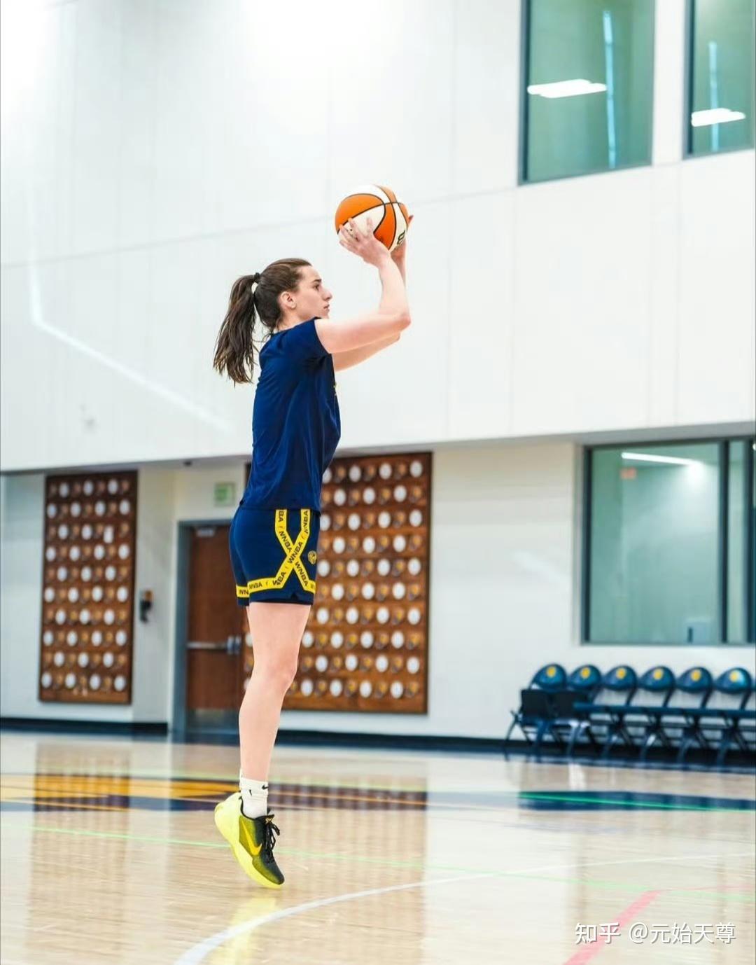 DB体育-WNBA全明星先发出炉凯特琳-克拉克蝉联票王(wnba女状元克拉克在哪个队)