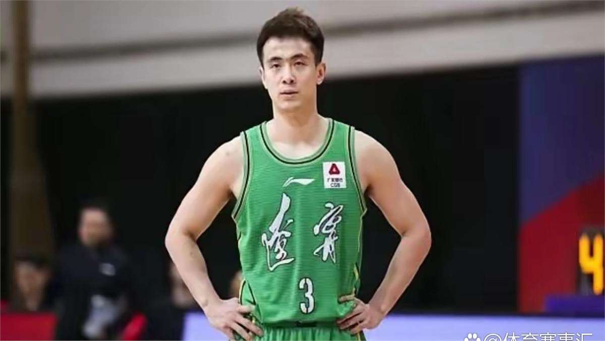 DB体育-中国男篮三大问题，胡明轩三人失职，投篮陷入三怪圈(杜锋为何怒批胡明轩)